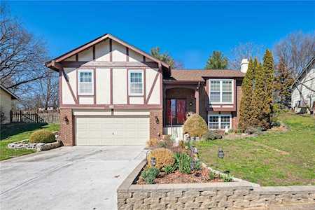 649 Hickory Knoll Ct Ballwin, MO 63021