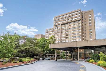 250 Hammond Pond Pkwy #1109N Newton, MA 02467