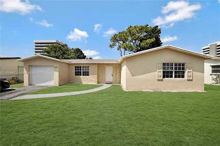201 S Sequoia Dr West Palm Beach, FL 33409