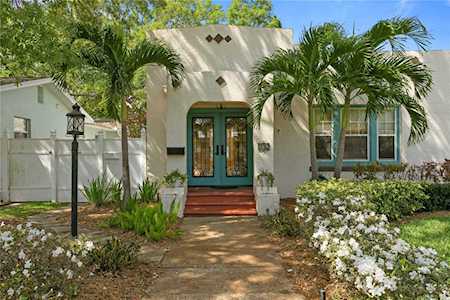 934 13th St N St. Petersburg, FL 33705