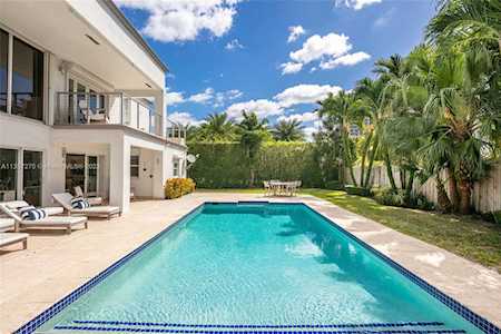 900 N Venetian Dr Miami, FL 33139