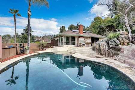 9274 Camino Paz Ln La Mesa, CA 91941