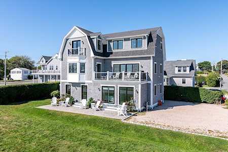 2 Gaspee Rd Narragansett, RI 02882