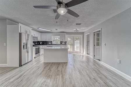 9612 N 55th St Temple Terrace, FL 33617