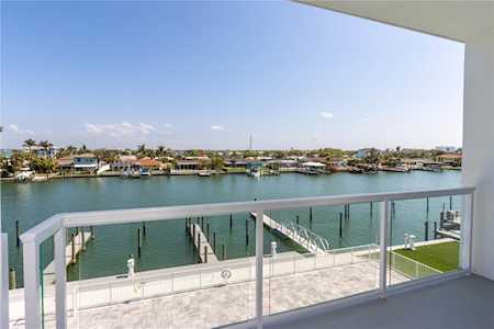 415 Island Way #303 Clearwater, FL 33767