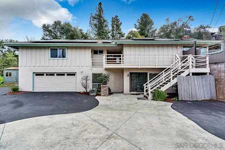 9274 Camino Paz Ln La Mesa, CA 91941