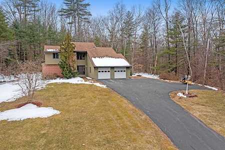 39 Lake Rd Brookfield, MA 01506