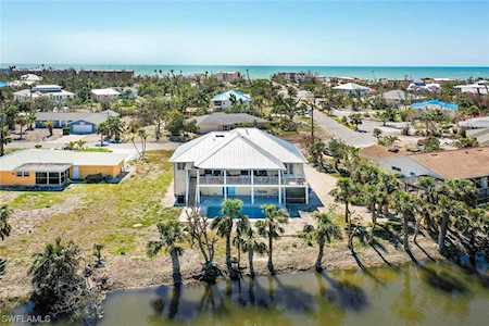 425 Lake Murex Circle Sanibel, FL 33957