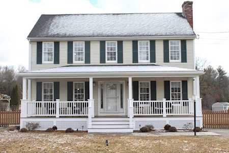 36 Deer Run Rd Bellingham, MA 02019
