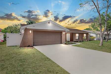 4015 Orangefield PLACE Valrico, FL 33596
