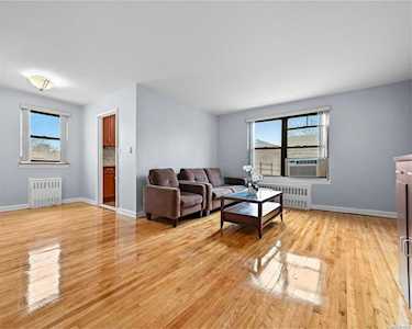 196-52 67th Ave #2nd Fl Fresh Meadows, NY 11365
