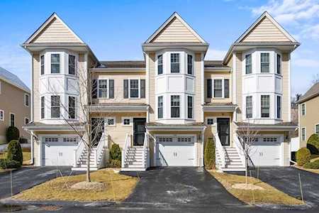 402 Crystal Way #402 Bellingham, MA 02019