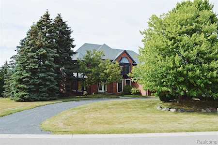 5866 Wellwood Rochester, MI 48306