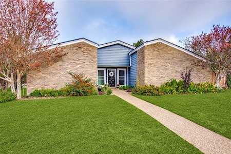 2213 Canyon Valley Trail Plano, TX 75023