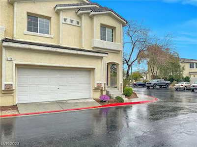 2425 Confident Crest Ct Henderson, NV 89052
