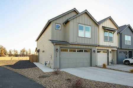 1110 NW Upas Place Redmond, OR 97756