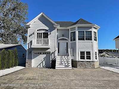 142 Cedar Run Rd Bayville, NJ 08721