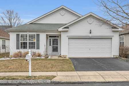 23 Jonahs Pond Ln Barnegat, NJ 08005