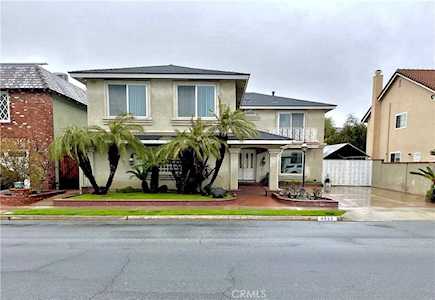 4533 Hazelnut Ave Seal Beach, CA 90740