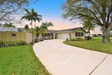 4303 Elm Avenue Palm Beach Gardens, FL 33410