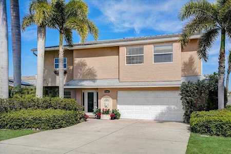 17551 2nd St E Redington Shores, FL 33708