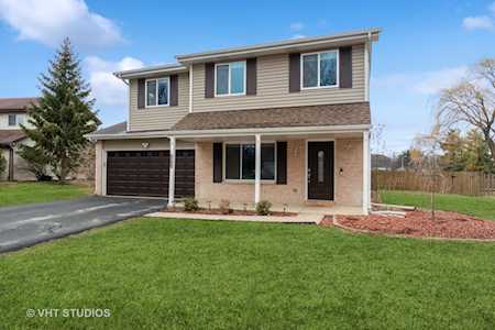 2655 Dorothy Dr Aurora, IL 60504