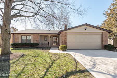 1448 Briarwood Dr Naperville, IL 60540