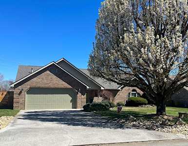 1240 Edinburgh Dr Maryville, TN 37803