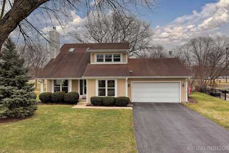 1462 Pinetree Dr Naperville, IL 60565