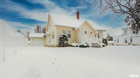 112 S Menard St Metamora, IL 61548