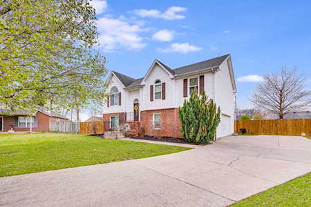 906 Lance King Ct La Vergne, TN 37086