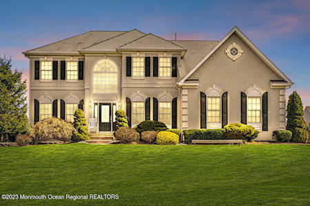 24 Kirsten Dr Freehold, NJ 07728