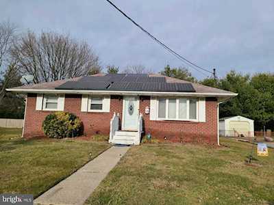 15 Marsden Ave Penns Grove, NJ 08069