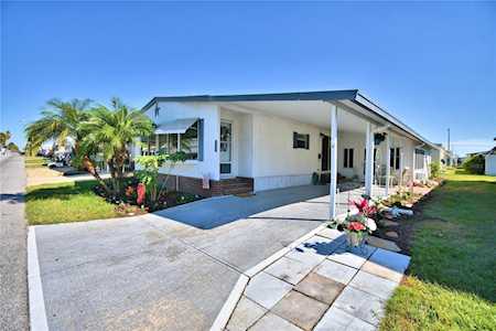 4070 Rolling Oaks Dr Winter Haven, FL 33880