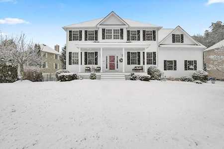 40 Oheir Way Lowell, MA 01852