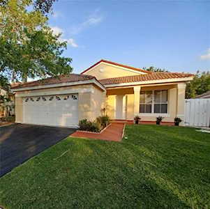 680 Falling Water Rd Weston, FL 33326