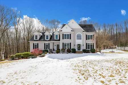 33 Dairy Dr Upton, MA 01568