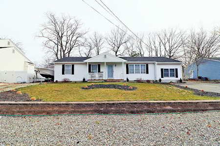 526 Elwood St Forked River, NJ 08731