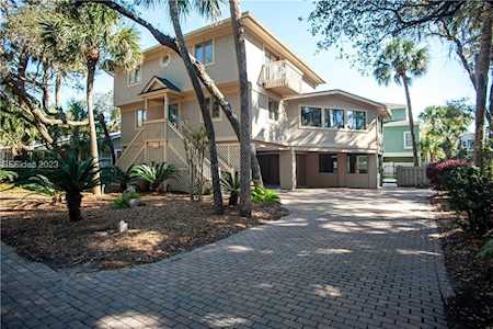19 Dove St Hilton Head Island, SC 29928