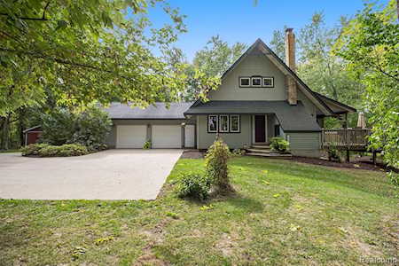 11160 E Silver Lake Rd Byron Vlg, MI 48418
