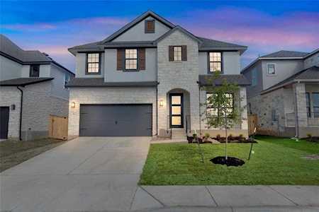 512 Crescent Heights DR Georgetown, TX 78628