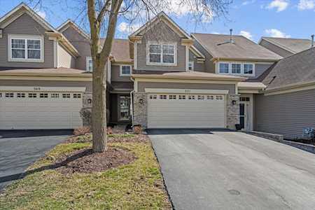 371 Hickory Ln South Elgin, IL 60177