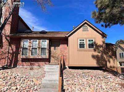6611 Warbler Lane Colorado Springs, CO 80919