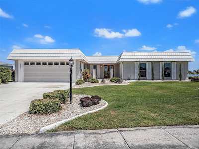 1801 Danbury Dr Sun City Center, FL 33573