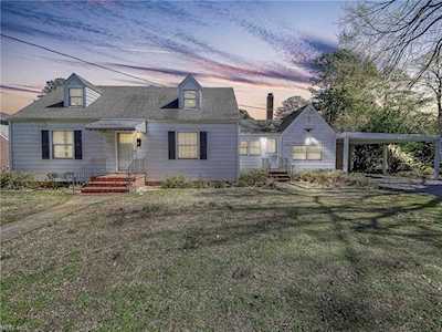 221 Elmhurst Ln Portsmouth, VA 23701