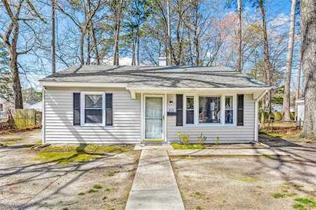 213 Pine Grove Ave Hampton, VA 23669