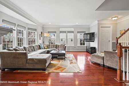 12 Hart Dr Middletown, NJ 07748