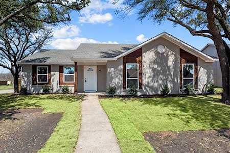 1301 Crestwood Court Allen, TX 75002
