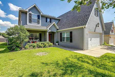 2816 Greenway Drive Burleson, TX 76028