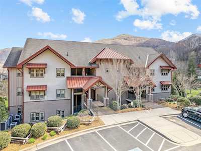 1564 Country Club Dr Maggie Valley, NC 28751